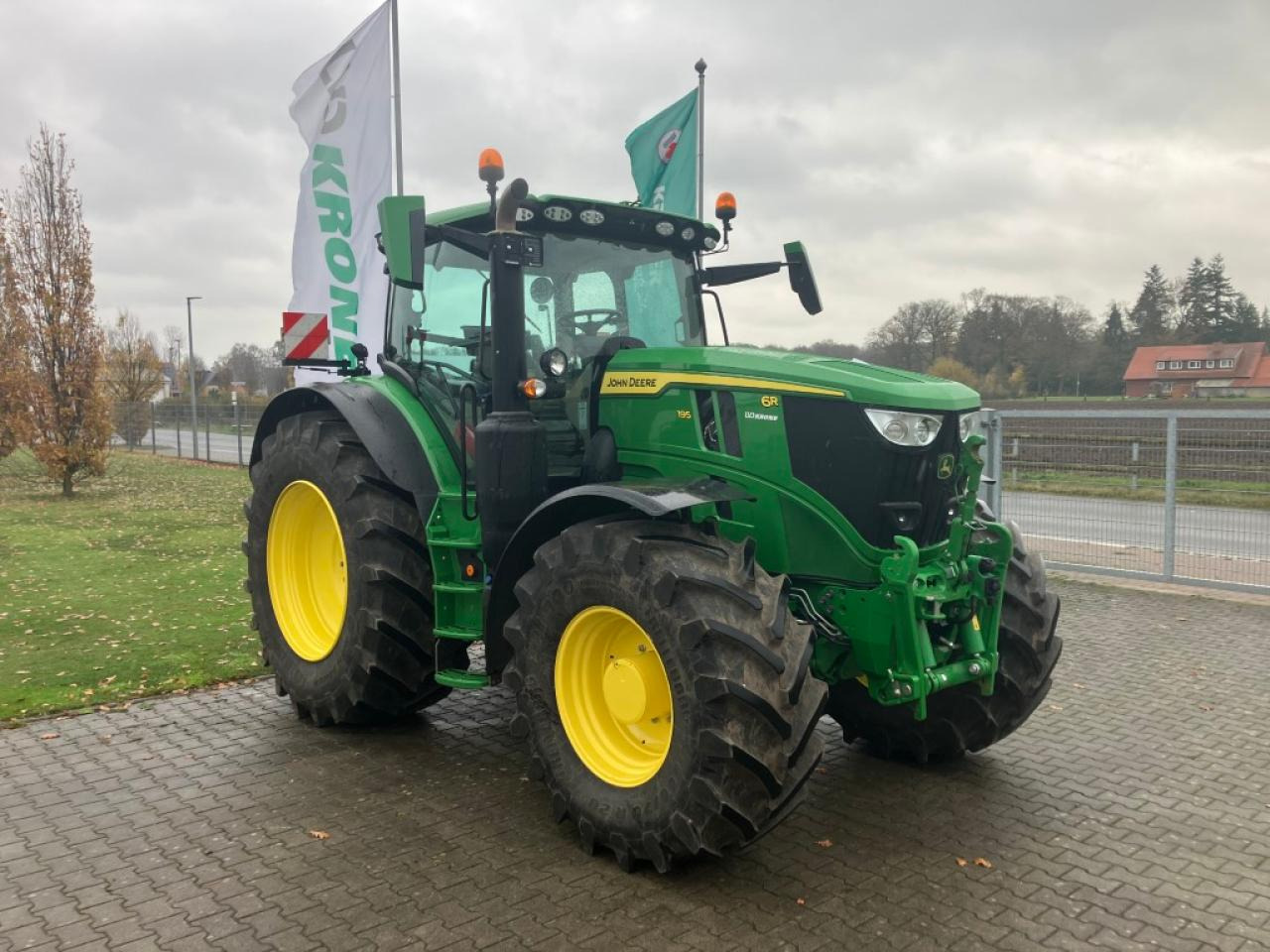John Deere 6R 195 - Tractor agricol: Foto 1 John Deere 6R 195 - Tractor agricol: Foto 1
