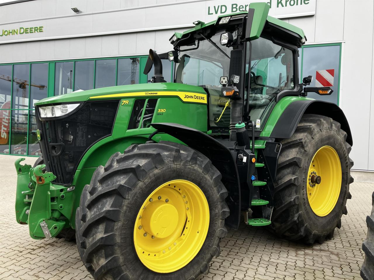 John Deere 7R 330 - Tractor agricol: Foto 1 John Deere 7R 330 - Tractor agricol: Foto 1