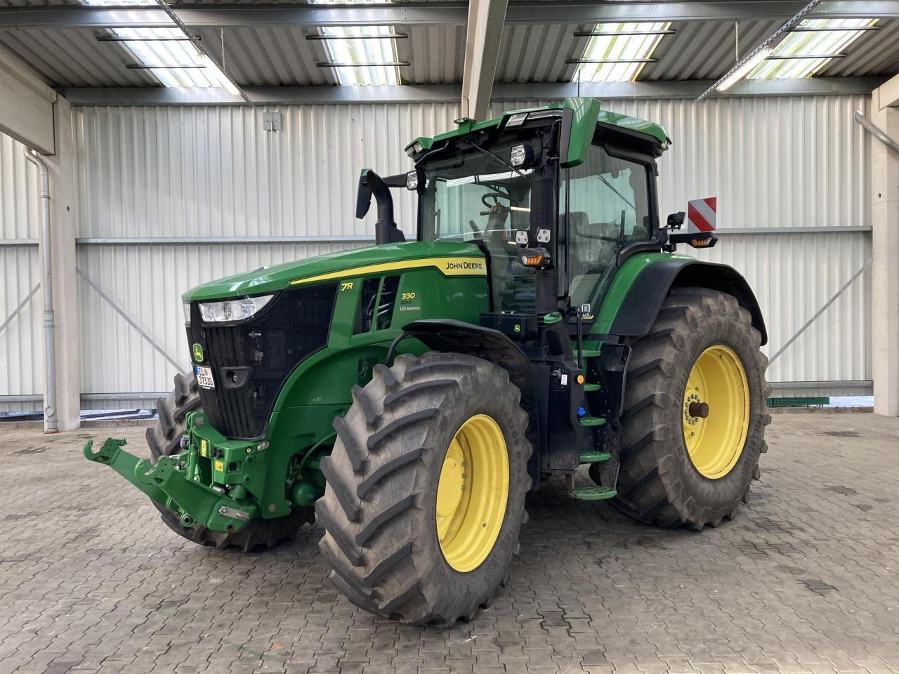 John Deere 7R 330 - Tractor agricol: Foto 1 John Deere 7R 330 - Tractor agricol: Foto 1