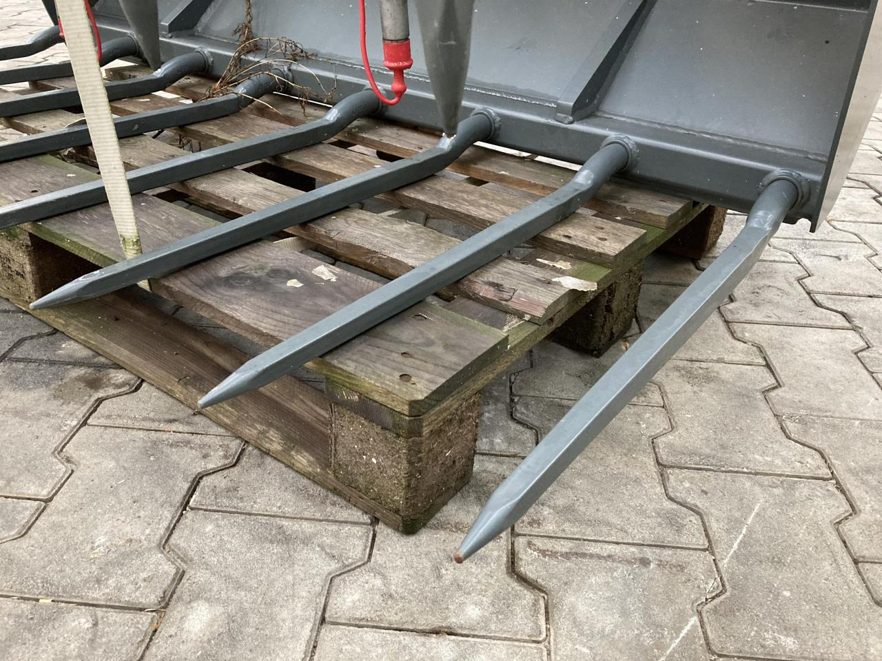 Kramer 1600 mm Vielzweckgabel - Încarcator frontal pentru tractor: Foto 3 Kramer 1600 mm Vielzweckgabel - Încarcator frontal pentru tractor: Foto 3