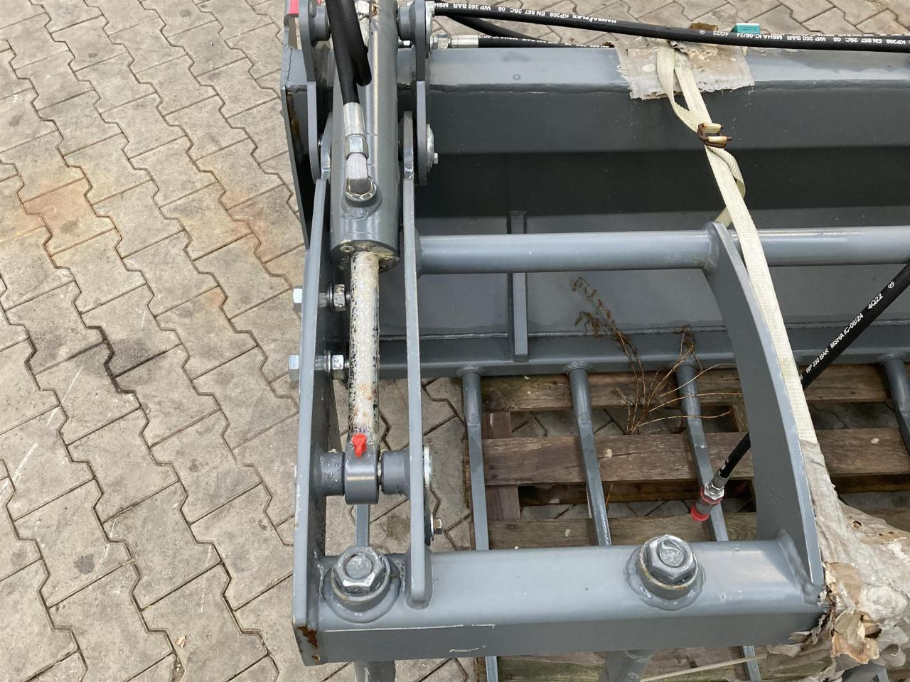 Kramer 1600 mm Vielzweckgabel - Încarcator frontal pentru tractor: Foto 4 Kramer 1600 mm Vielzweckgabel - Încarcator frontal pentru tractor: Foto 4