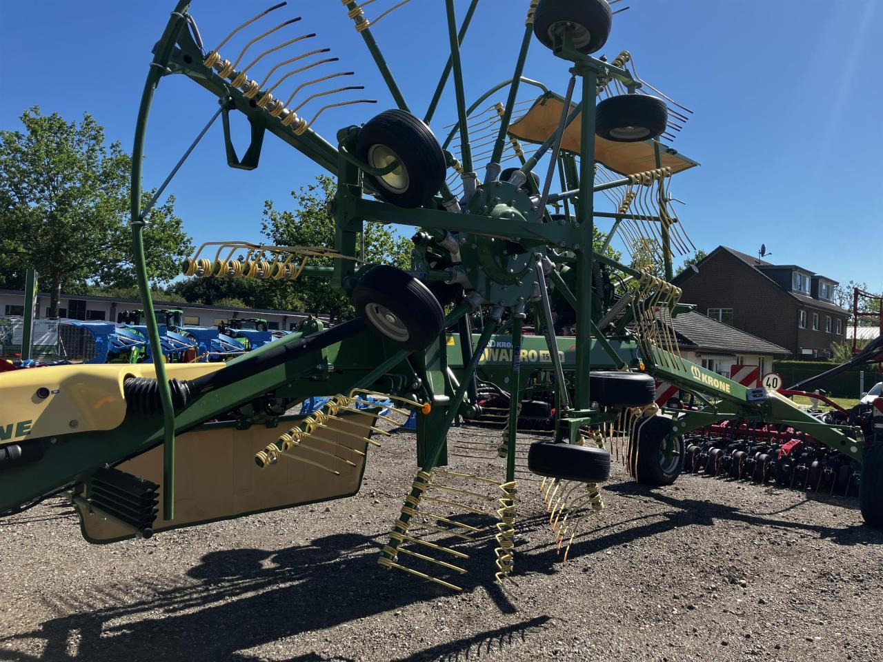 Krone Swadro TS 740 Twin - Maşină de întors fânul: Foto 4 Krone Swadro TS 740 Twin - Maşină de întors fânul: Foto 4