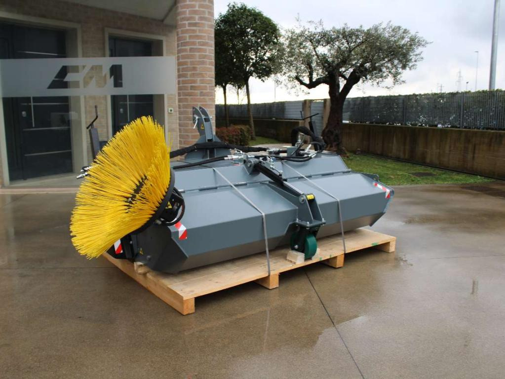 CM Crusher CSI 200 Sweeping Bucket - Perie pentru Tractor agricol: Foto 1 CM Crusher CSI 200 Sweeping Bucket - Perie pentru Tractor agricol: Foto 1