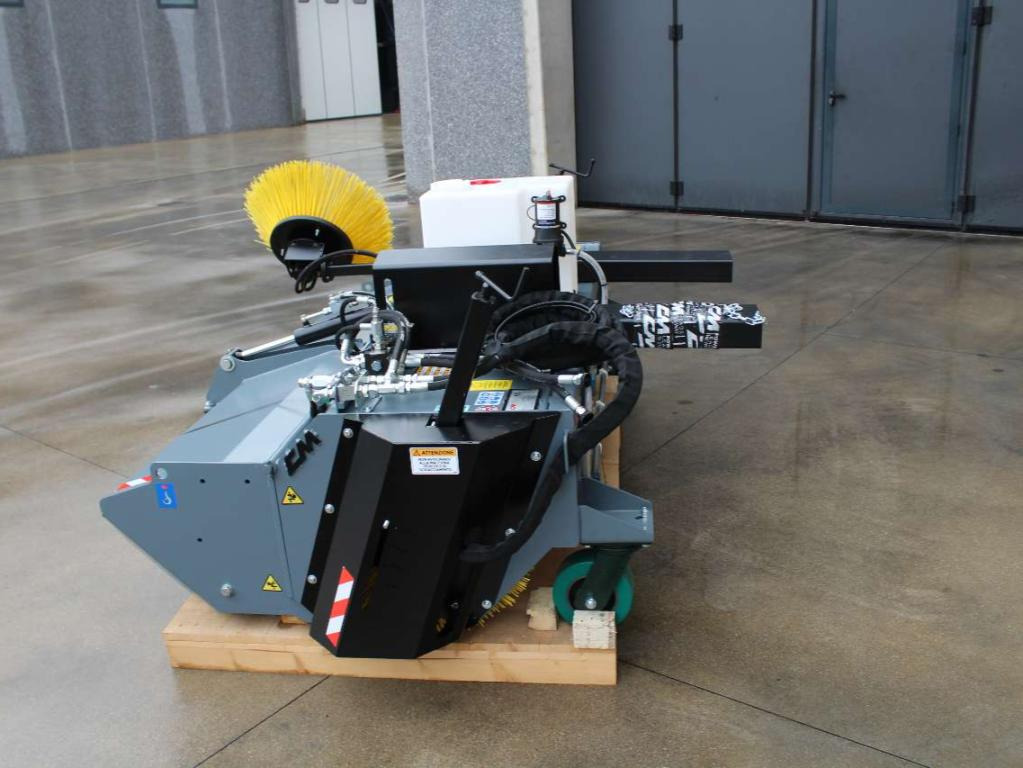 CM Crusher CSI 200 Sweeping Bucket - Perie pentru Mini încărcător: Foto 3 CM Crusher CSI 200 Sweeping Bucket - Perie pentru Mini încărcător: Foto 3