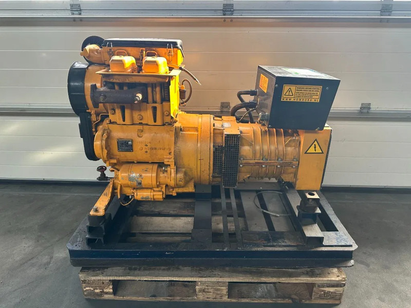 Hatz 2M41 15 kVA generatorset - Generator electric: Foto 2 Hatz 2M41 15 kVA generatorset - Generator electric: Foto 2