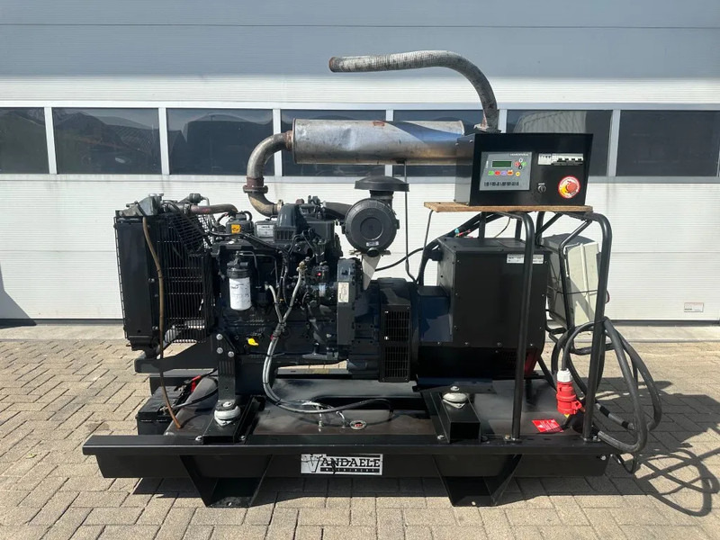 Iveco FPT NEF45 SM1A.A007 Himoinsa Stamford 66 kVA generatorset - Generator electric: Foto 1 Iveco FPT NEF45 SM1A.A007 Himoinsa Stamford 66 kVA generatorset - Generator electric: Foto 1