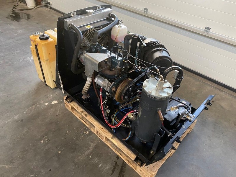 Kubota D1105 Sullair 15.5 kW 7 bar diesel schroefcompressor - Compresor de aer: Foto 3 Kubota D1105 Sullair 15.5 kW 7 bar diesel schroefcompressor - Compresor de aer: Foto 3