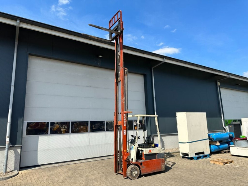 Nissan N01L18U 1.8 ton Triplex Freelift Sideshift Elektra Heftruck Accu 2016 ! - Electrostivuitor: Foto 2 Nissan N01L18U 1.8 ton Triplex Freelift Sideshift Elektra Heftruck Accu 2016 ! - Electrostivuitor: Foto 2