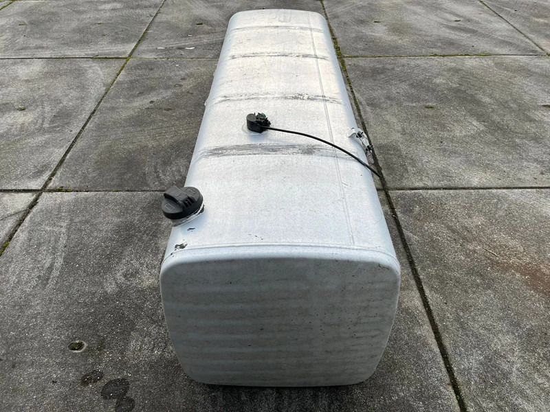 DAF Brandstoftank 995L L:226 B:70 H:70 - Rezervor combustibil: Foto 2 DAF Brandstoftank 995L L:226 B:70 H:70 - Rezervor combustibil: Foto 2