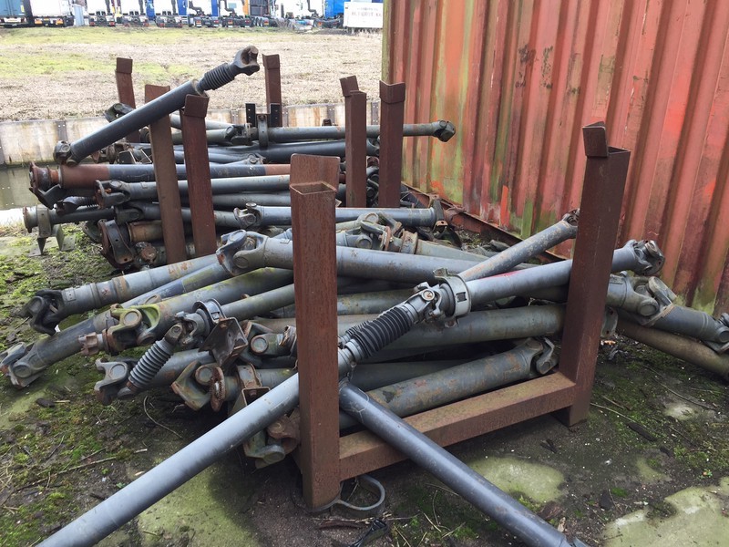 DAF DIV. AANDRIJFASSEN VOOR LF, CF EN XF - Arbore cardanic pentru Camion: Foto 5 DAF DIV. AANDRIJFASSEN VOOR LF, CF EN XF - Arbore cardanic pentru Camion: Foto 5