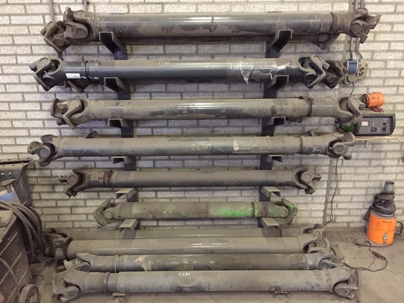 DAF DIV. AANDRIJFASSEN VOOR LF, CF EN XF - Arbore cardanic pentru Camion: Foto 1 DAF DIV. AANDRIJFASSEN VOOR LF, CF EN XF - Arbore cardanic pentru Camion: Foto 1