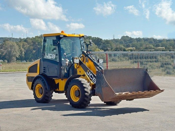 JCB 406 t4 * RADLADER * 4x4 * TOPZUSTAND - Încărcător frontal pe pneuri: Foto 3 JCB 406 t4 * RADLADER * 4x4 * TOPZUSTAND - Încărcător frontal pe pneuri: Foto 3