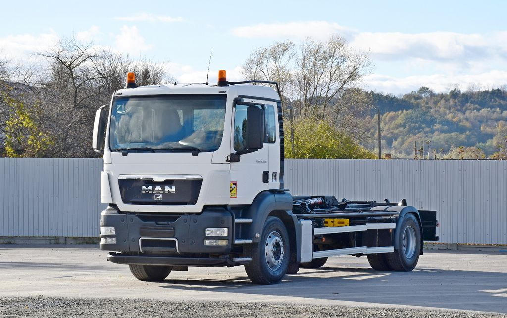 MAN TGS 18.320 Abrollkipper * Top Zustand! MAN TGS 18.320 Abrollkipper * Top Zustand! - Camion cu cârlig: Foto 1 MAN TGS 18.320 Abrollkipper * Top Zustand! MAN TGS 18.320 Abrollkipper * Top Zustand! - Camion cu cârlig: Foto 1