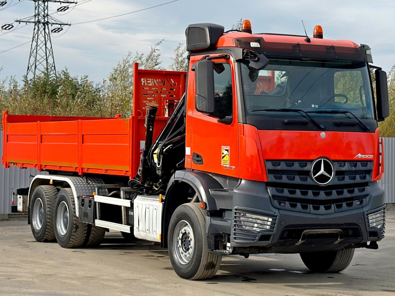 Mercedes-Benz AROCS 2640 *HIAB 144 BS - 3/FUNK + * 6x4 - Camion basculantă, Camion cu macara: Foto 3 Mercedes-Benz AROCS 2640 *HIAB 144 BS - 3/FUNK + * 6x4 - Camion basculantă, Camion cu macara: Foto 3