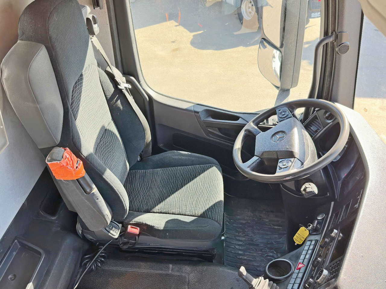 Autobetonieră cu pompă nou Mercedes-Benz AROCS 3743 * Betonpumpe + FUNK * 8x4 * TOP: Foto 10 Autobetonieră cu pompă nou Mercedes-Benz AROCS 3743 * Betonpumpe + FUNK * 8x4 * TOP: Foto 10