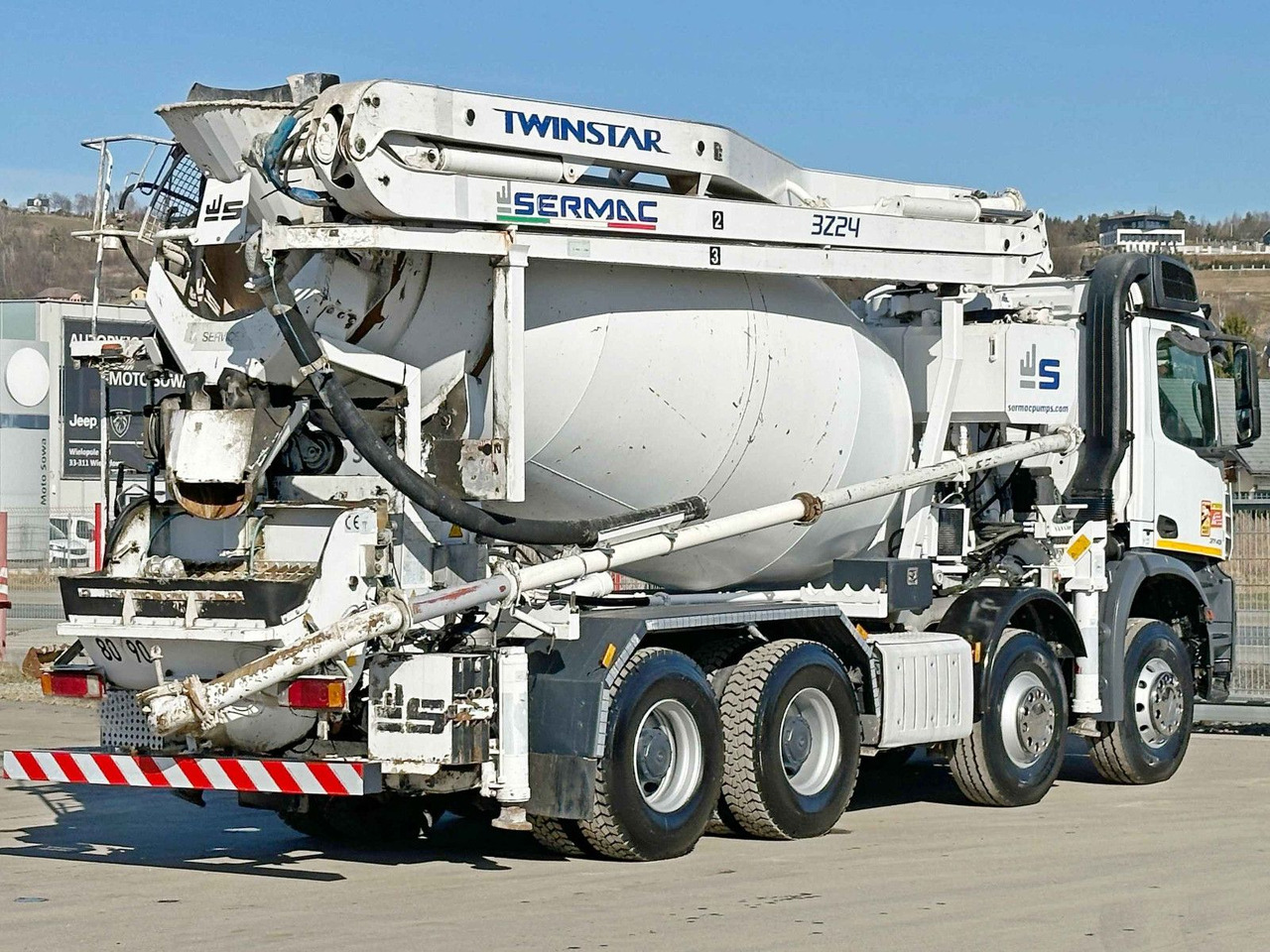Autobetonieră cu pompă nou Mercedes-Benz AROCS 3743 * Betonpumpe + FUNK * 8x4 * TOP: Foto 6 Autobetonieră cu pompă nou Mercedes-Benz AROCS 3743 * Betonpumpe + FUNK * 8x4 * TOP: Foto 6