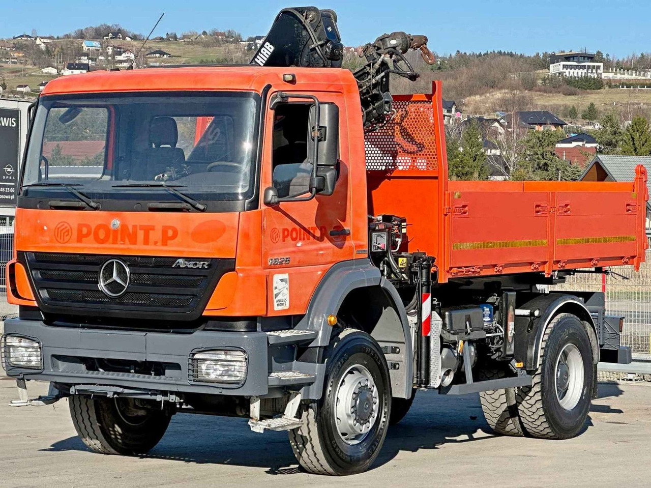Mercedes-Benz AXOR 1829 * HIAB 1111 HIDUO + FUNK * TOP * 4x4 - Camion cu macara: Foto 3 Mercedes-Benz AXOR 1829 * HIAB 1111 HIDUO + FUNK * TOP * 4x4 - Camion cu macara: Foto 3