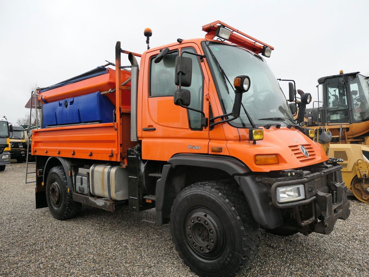 Mercedes-Benz Unimog U500 - Utilaj deszăpezire: Foto 3 Mercedes-Benz Unimog U500 - Utilaj deszăpezire: Foto 3