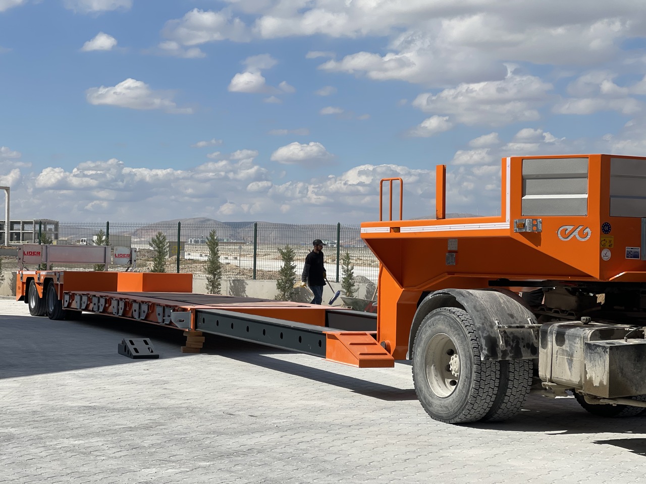 LIDER 2025 MODEL NEW LOWBOY TRAILER FROM MANUFACTURER - Semiremorcă transport agabaritic: Foto 3 LIDER 2025 MODEL NEW LOWBOY TRAILER FROM MANUFACTURER - Semiremorcă transport agabaritic: Foto 3