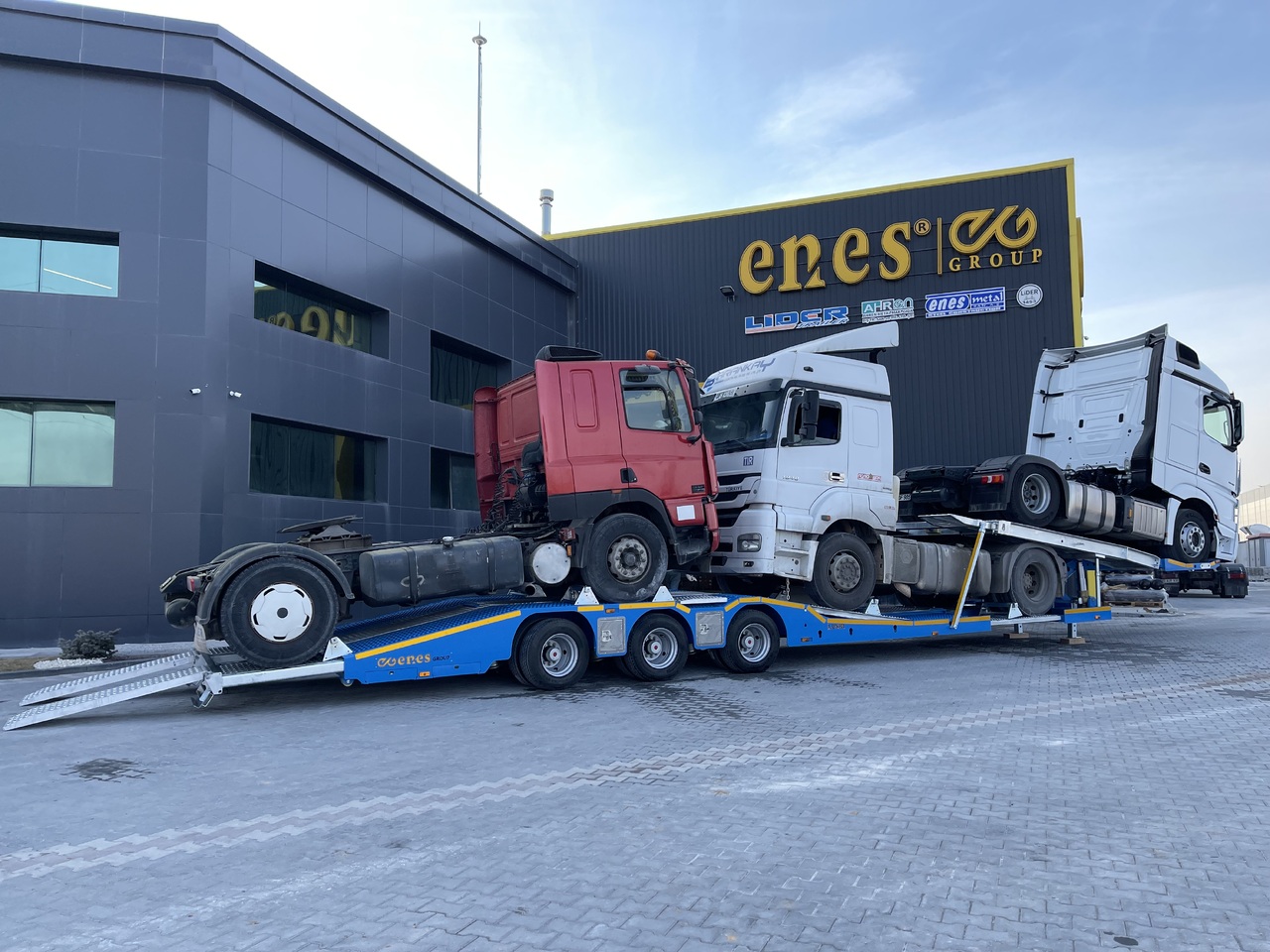 LIDER 2025 NEW UNUSED READY IN FACTORY STOCK - Semiremorcă transport auto: Foto 3 LIDER 2025 NEW UNUSED READY IN FACTORY STOCK - Semiremorcă transport auto: Foto 3