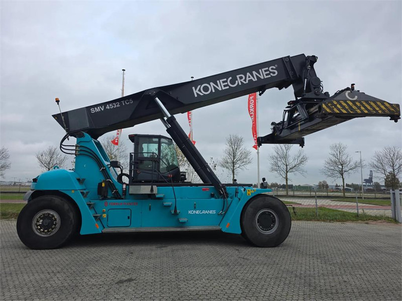 KONECRANES SMV 4532 TC5 - Reach stacker: Foto 1 KONECRANES SMV 4532 TC5 - Reach stacker: Foto 1