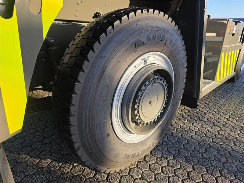 Tractor terminal Terberg RT403 4x4: Foto 17 Tractor terminal Terberg RT403 4x4: Foto 17