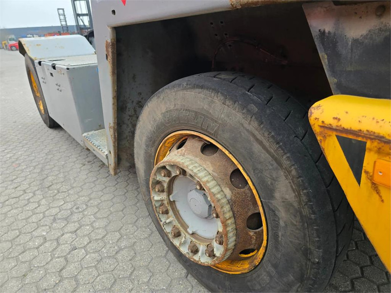 Tractor terminal Terberg TT223: Foto 10 Tractor terminal Terberg TT223: Foto 10