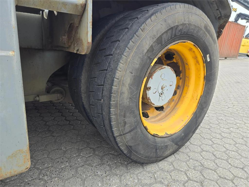 Tractor terminal Terberg TT223: Foto 12 Tractor terminal Terberg TT223: Foto 12