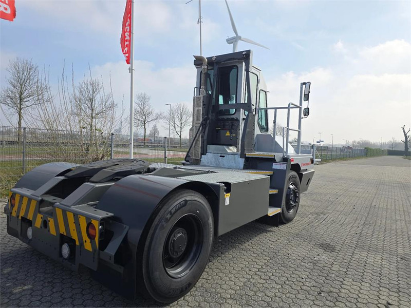 Terberg YT220 - Tractor terminal: Foto 5 Terberg YT220 - Tractor terminal: Foto 5