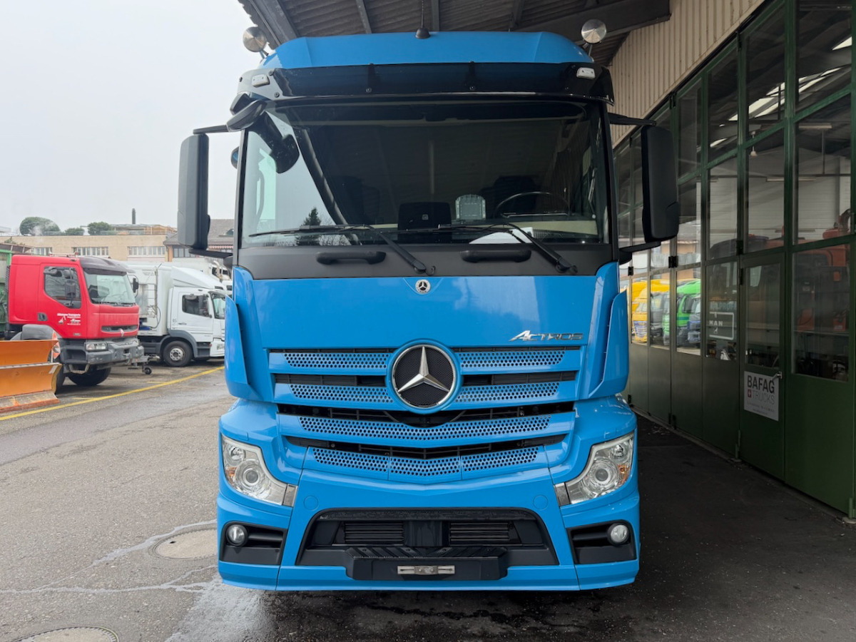 MERCEDES Mercedes Actros 1833L - Camion cu prelată: Foto 3 MERCEDES Mercedes Actros 1833L - Camion cu prelată: Foto 3