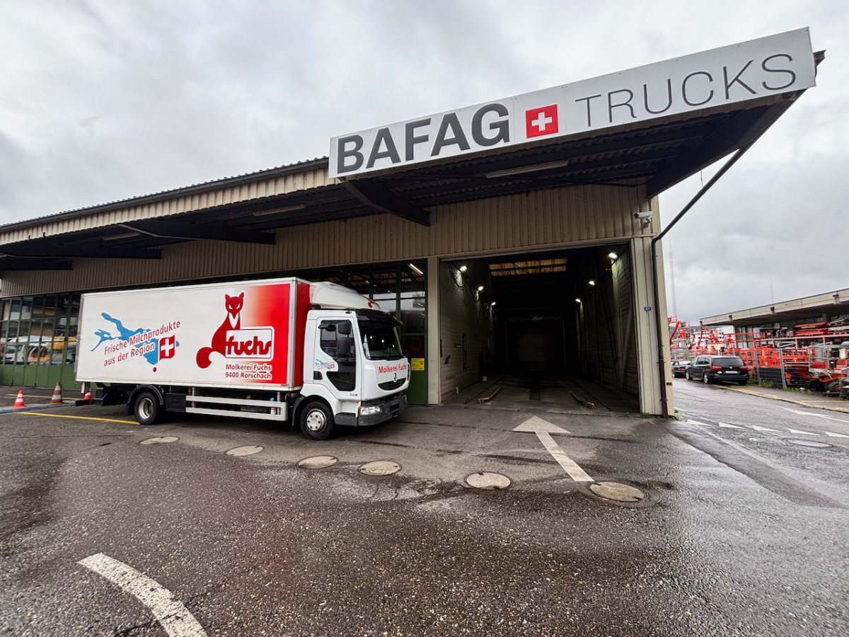 RENAULT Midlum 220-12EL - Camion frigider: Foto 2 RENAULT Midlum 220-12EL - Camion frigider: Foto 2