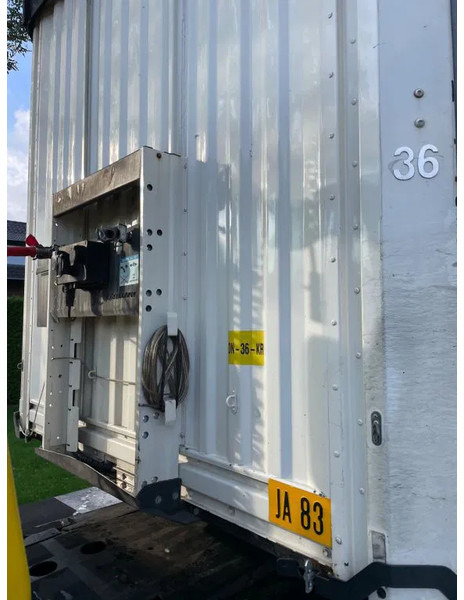 Kässbohrer Taut Line XXL Certificaat - Semiremorcă prelată: Foto 2 Kässbohrer Taut Line XXL Certificaat - Semiremorcă prelată: Foto 2