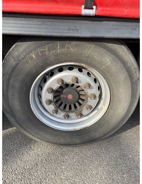 Kässbohrer Taut line XXL certificaat bij - Semiremorcă prelată: Foto 4 Kässbohrer Taut line XXL certificaat bij - Semiremorcă prelată: Foto 4