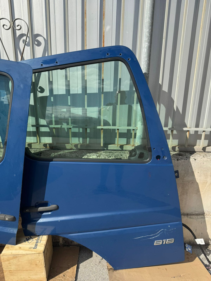 DOOR MERCEDES ATEGO 4 (LEFT AND RIGHT) - Cabină și interior: Foto 3 DOOR MERCEDES ATEGO 4 (LEFT AND RIGHT) - Cabină și interior: Foto 3