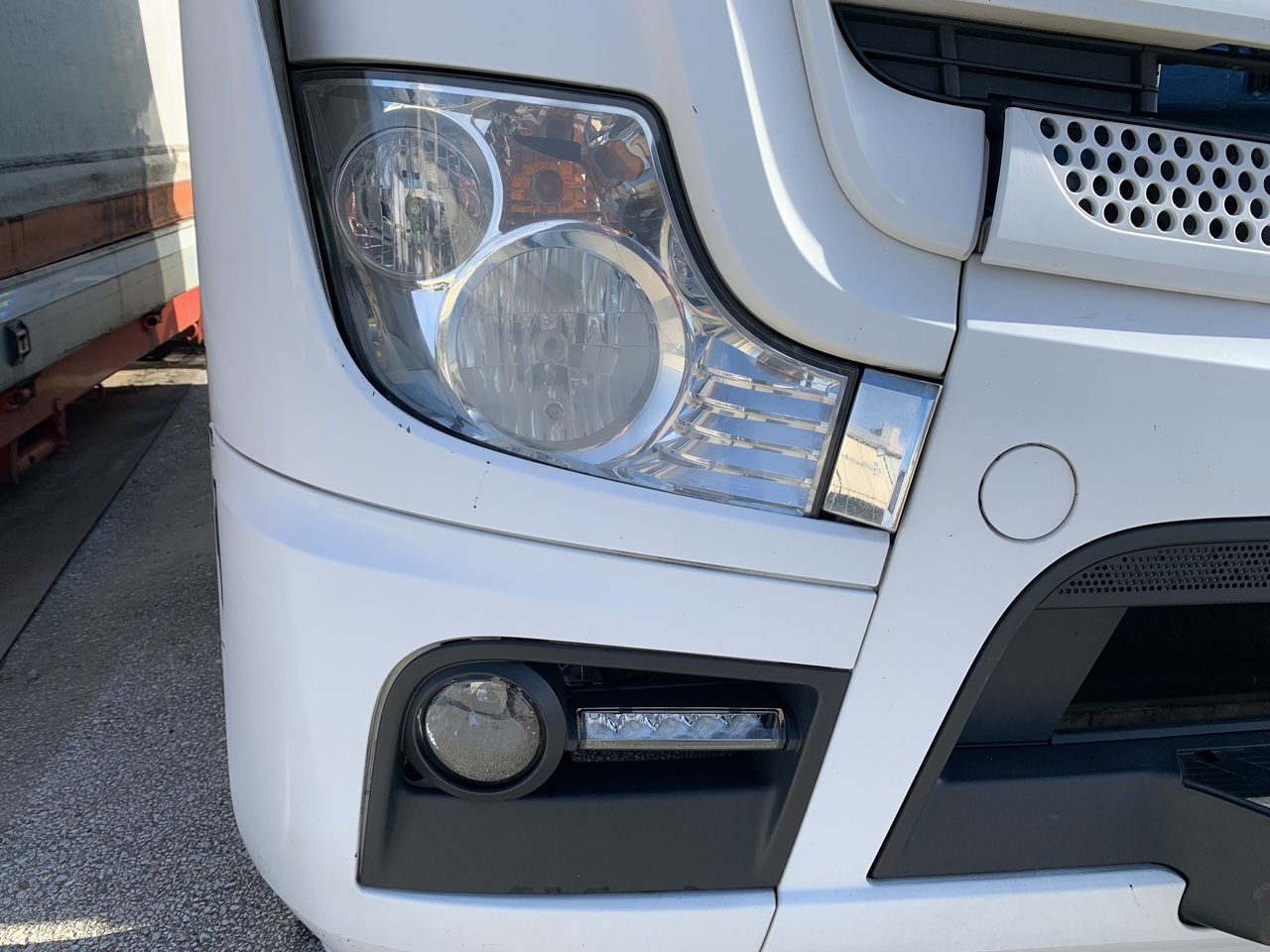 FRONT BUMPER ACTROS MP4 BIG SPACE - Bară de protecție pentru Camion: Foto 2 FRONT BUMPER ACTROS MP4 BIG SPACE - Bară de protecție pentru Camion: Foto 2