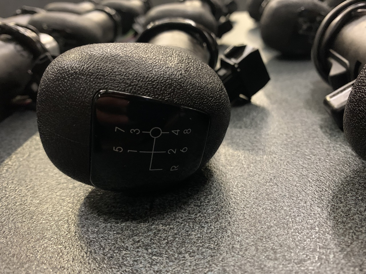 SHIFT KNOB L.H DRIVE VEHICLE ZF - Schimbător de viteze pentru Camion: Foto 5 SHIFT KNOB L.H DRIVE VEHICLE ZF - Schimbător de viteze pentru Camion: Foto 5