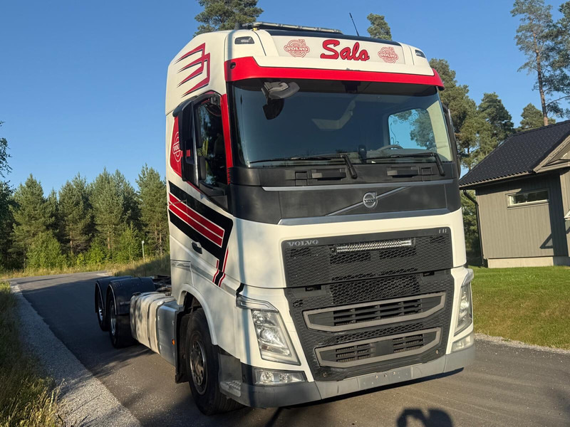 Volvo FH460 Globe 2016 - Camion şasiu: Foto 4 Volvo FH460 Globe 2016 - Camion şasiu: Foto 4