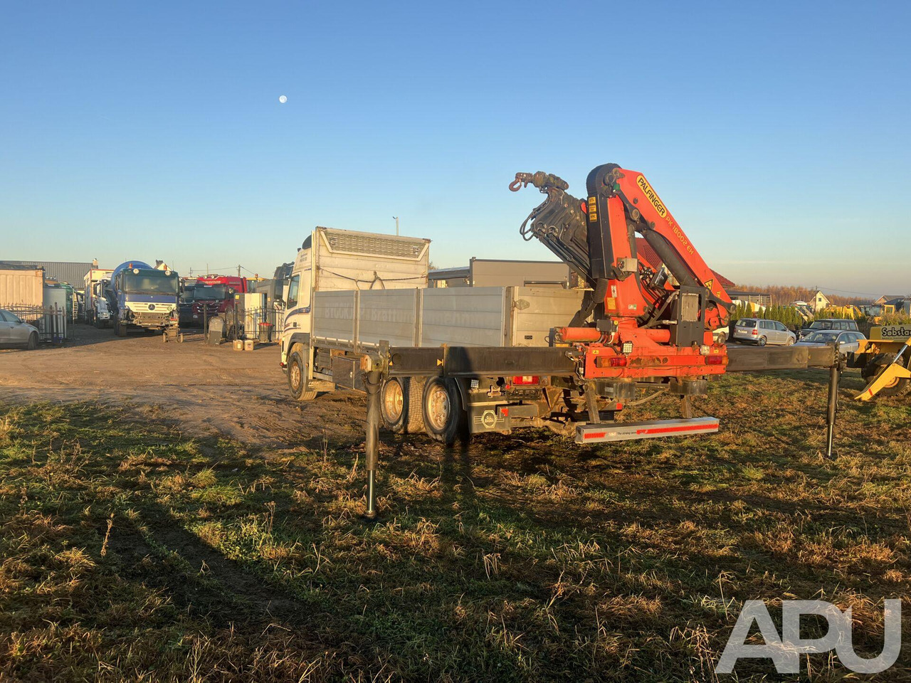 Volvo FM12 - Camion platformă, Camion cu macara: Foto 3 Volvo FM12 - Camion platformă, Camion cu macara: Foto 3