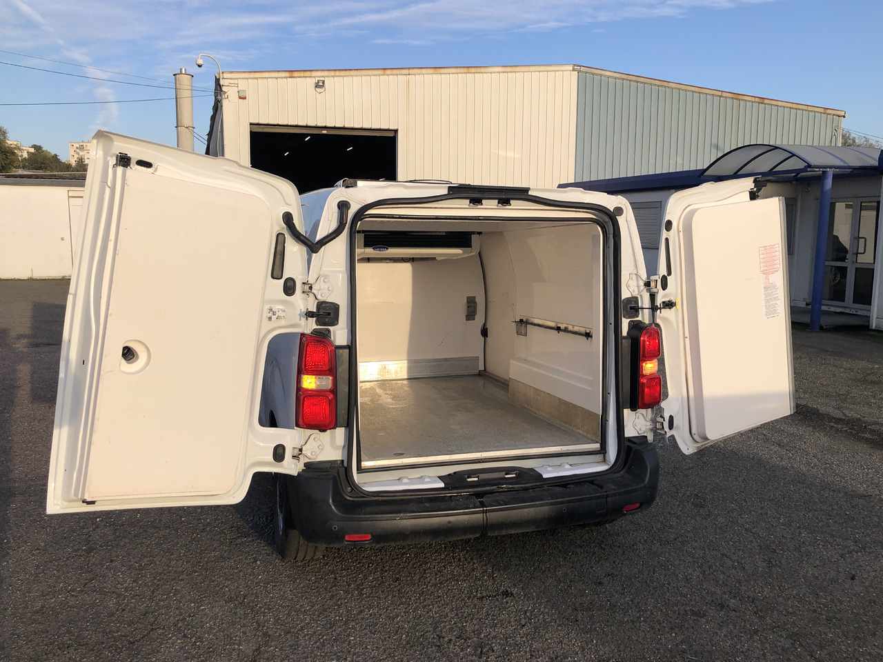 CITROEN CITROEN JUMPY JUMPY - Autoutilitară frigorifica: Foto 2 CITROEN CITROEN JUMPY JUMPY - Autoutilitară frigorifica: Foto 2