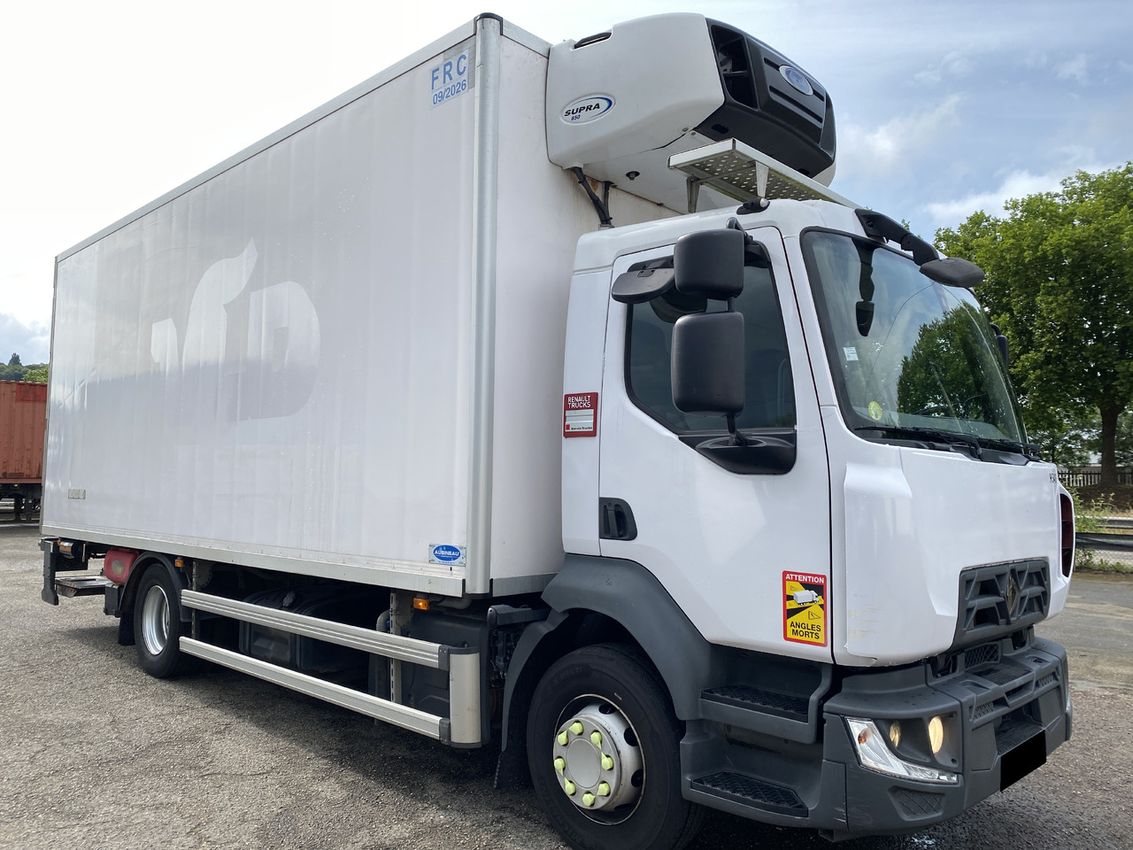 RENAULT D16 - Camion frigider: Foto 1 RENAULT D16 - Camion frigider: Foto 1