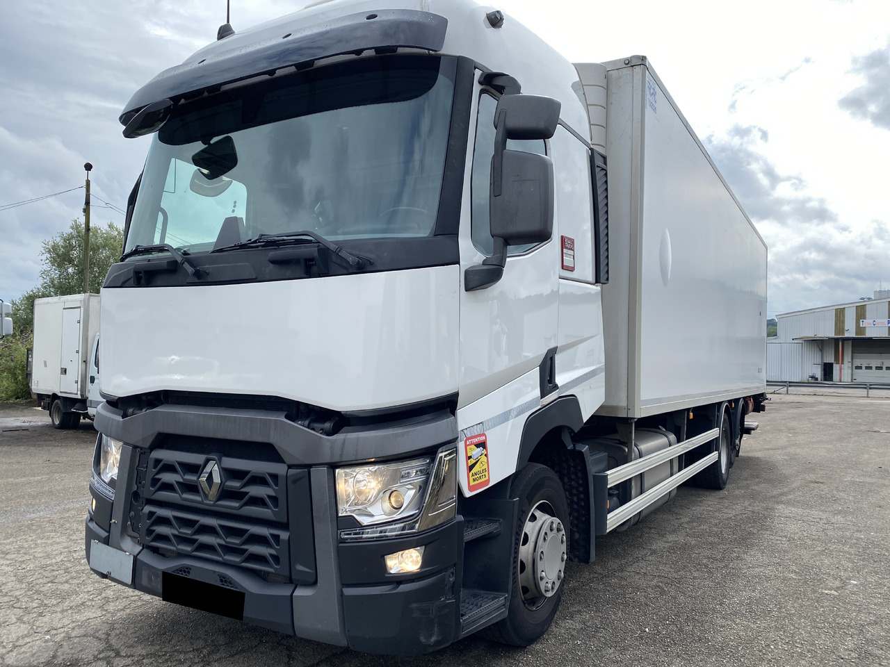 RENAULT T - Camion frigider: Foto 1 RENAULT T - Camion frigider: Foto 1