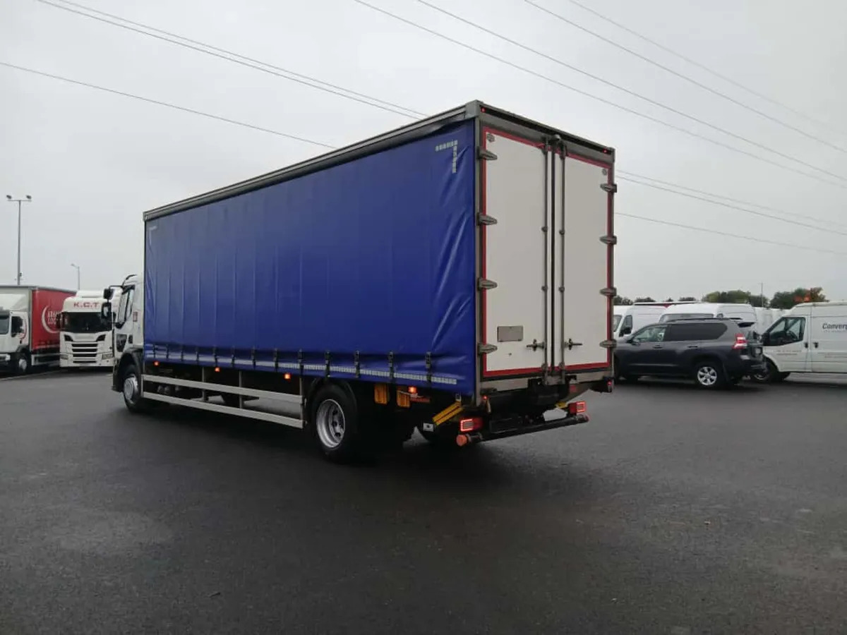 2020 Renault D18 Wide Curtainsider - Camion cu prelată: Foto 5 2020 Renault D18 Wide Curtainsider - Camion cu prelată: Foto 5