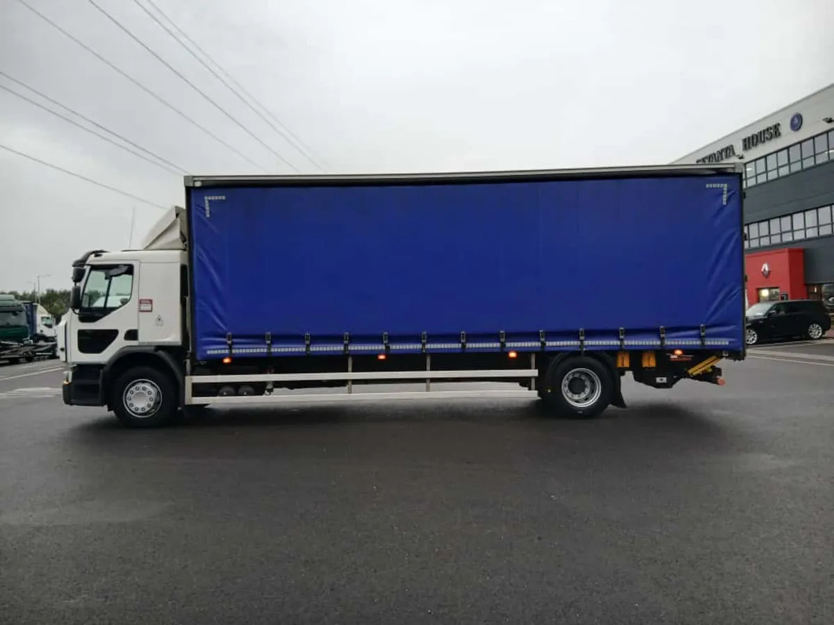 2020 Renault D18 Wide Curtainsider - Camion cu prelată: Foto 4 2020 Renault D18 Wide Curtainsider - Camion cu prelată: Foto 4