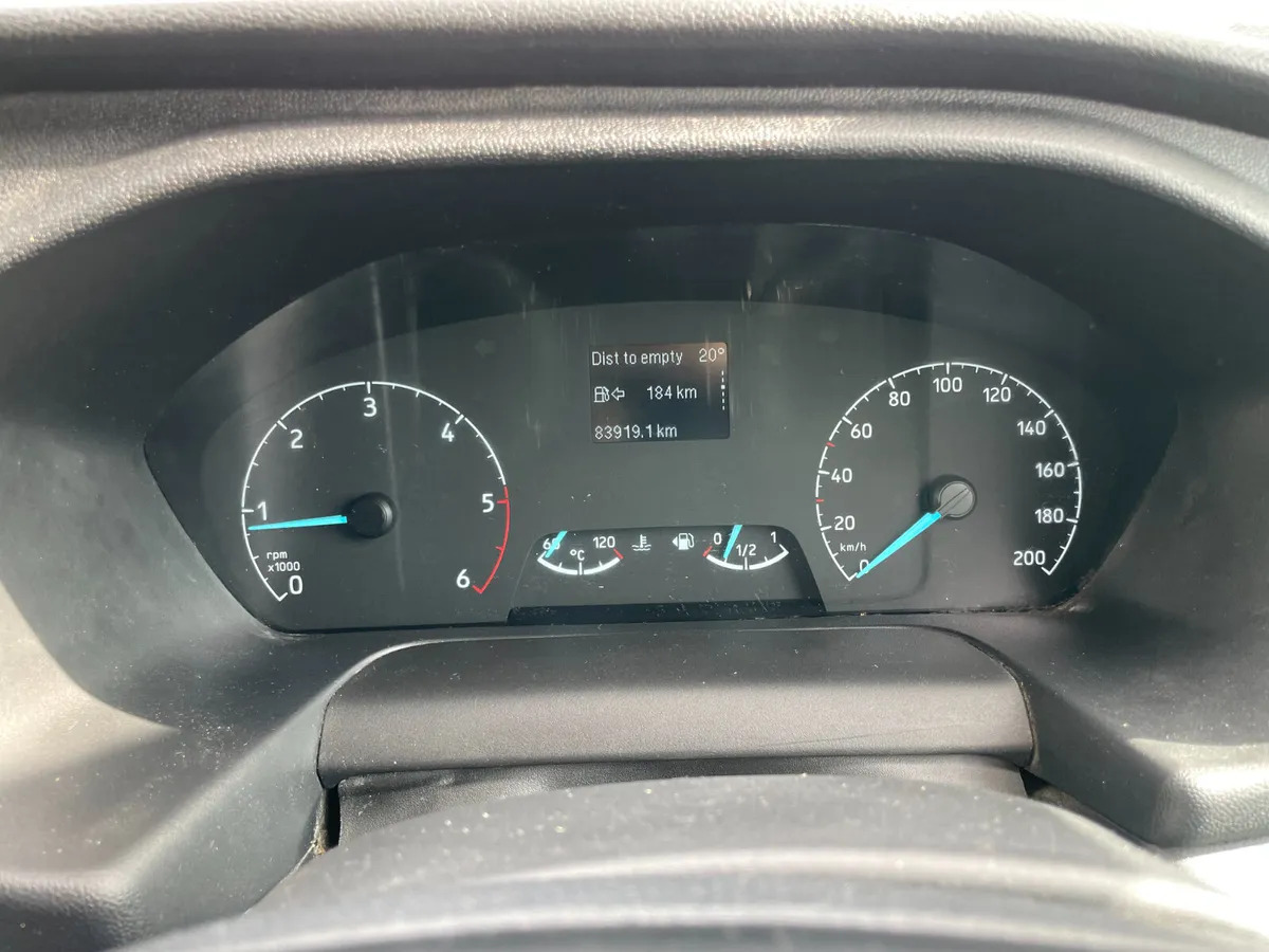 2021 Low Mileage Ford Transit 350L Trend - Dubă: Foto 3 2021 Low Mileage Ford Transit 350L Trend - Dubă: Foto 3