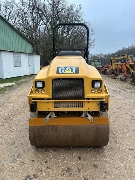 Caterpillar CB2.7 - Cilindru compactor pentru asfalt: Foto 3 Caterpillar CB2.7 - Cilindru compactor pentru asfalt: Foto 3
