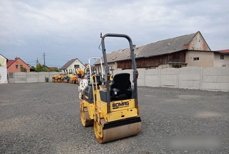 Bomag BW 100 road roller - Cilindru compactor: Foto 4 Bomag BW 100 road roller - Cilindru compactor: Foto 4