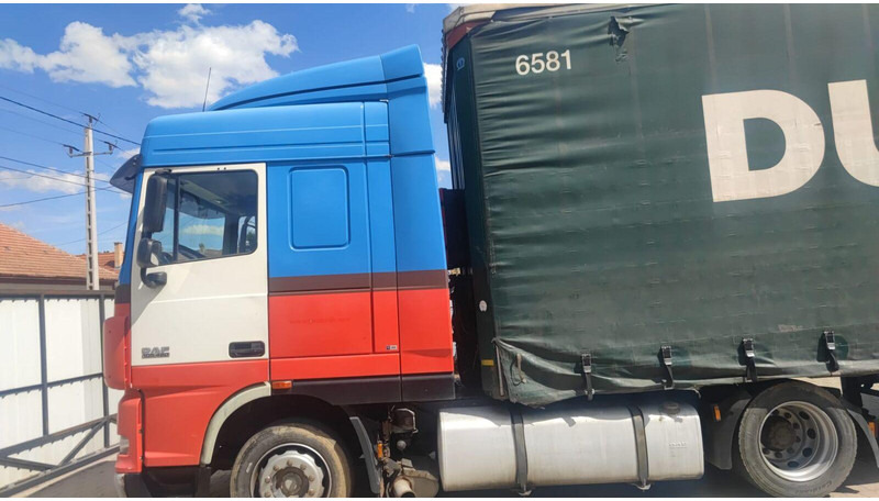 DAF XF 105.460 Lowdeck - MEGA - Cap tractor: Foto 4 DAF XF 105.460 Lowdeck - MEGA - Cap tractor: Foto 4