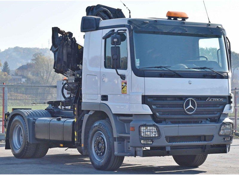 Mercedes-Benz ACTROS 1844 - Cap tractor: Foto 3 Mercedes-Benz ACTROS 1844 - Cap tractor: Foto 3