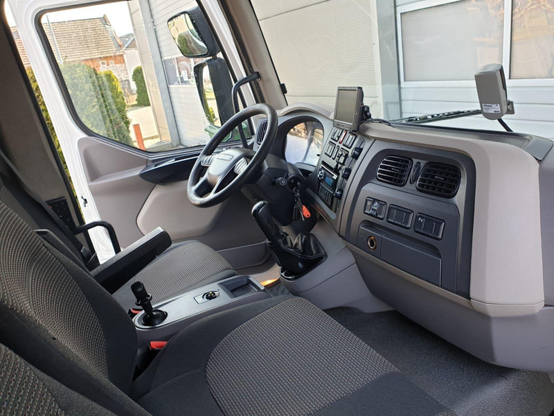 Camion frigider DAF LF 220 EURO 6 6 CYL. LAMBERET: Foto 17 Camion frigider DAF LF 220 EURO 6 6 CYL. LAMBERET: Foto 17