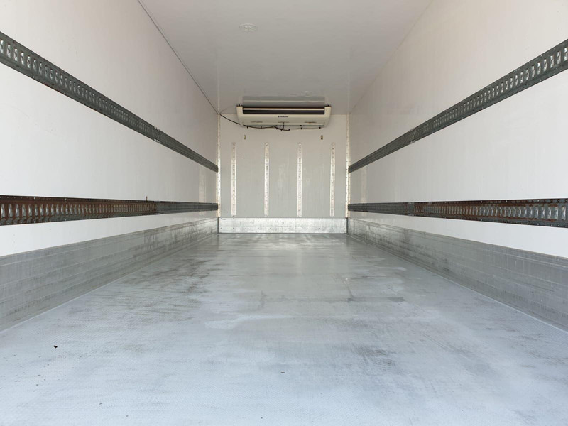 Camion frigider DAF LF 220 EURO 6 6 CYL. LAMBERET: Foto 8 Camion frigider DAF LF 220 EURO 6 6 CYL. LAMBERET: Foto 8